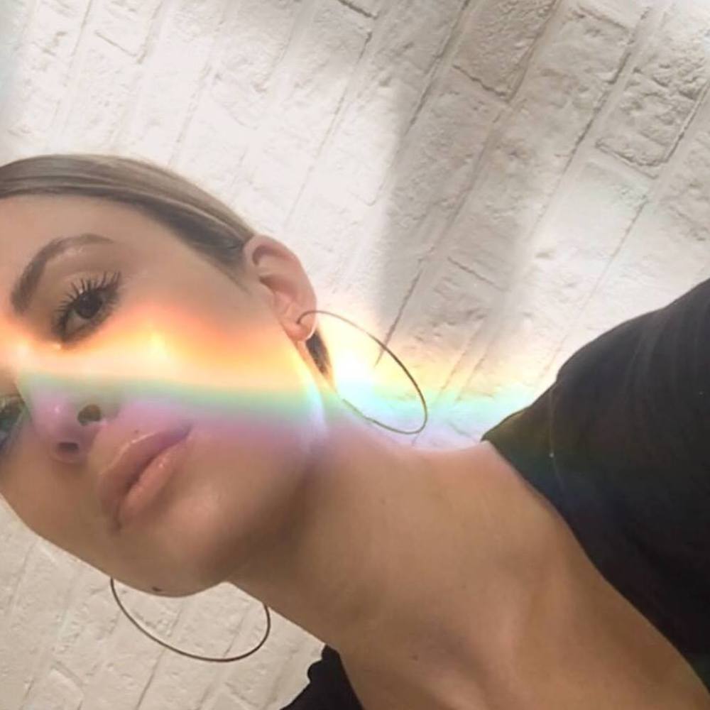 Meet your Posher, Lara